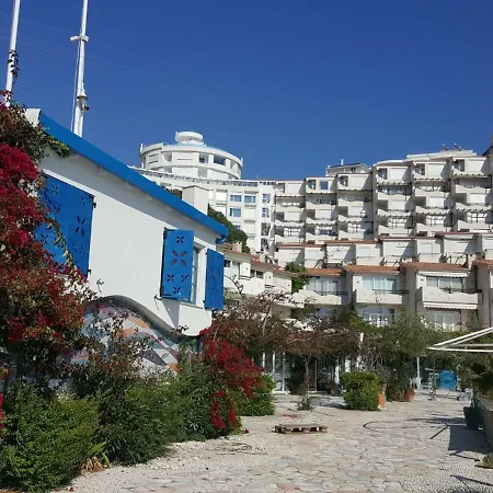 Sea Breeze Bougainville Bay 公寓 Sarandë