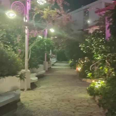 Sea Breeze Bougainville Bay Apartamento Sarandë