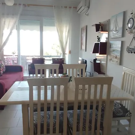 Sea Breeze Bougainville Bay Apartamento Sarandë