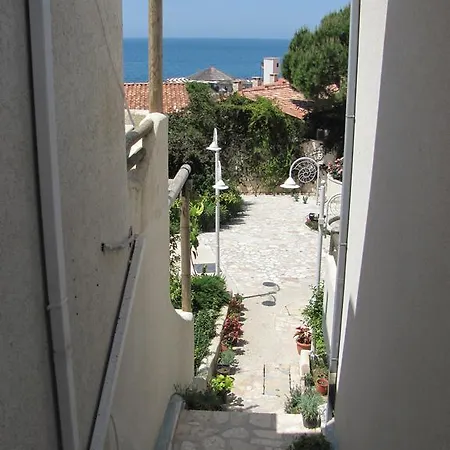 Sea Breeze Bougainville Bay Sarandë